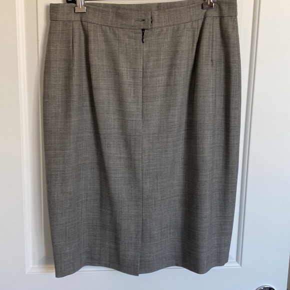 Vintage Escada Navy Plaid New Wool Skirt - Size EU42 - Picture 2 of 4